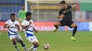 Sumit Rathi in action (in black) (Image courtesy: ISL Media)